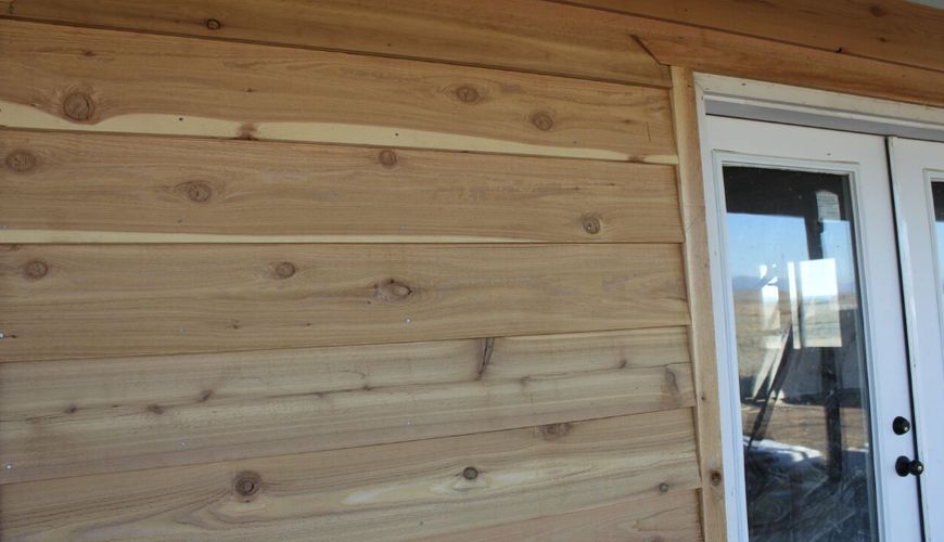 Customers who plan to use T&G but have tight budgets can save up by going with Rustic Lumber Company’s cedar bevel siding!